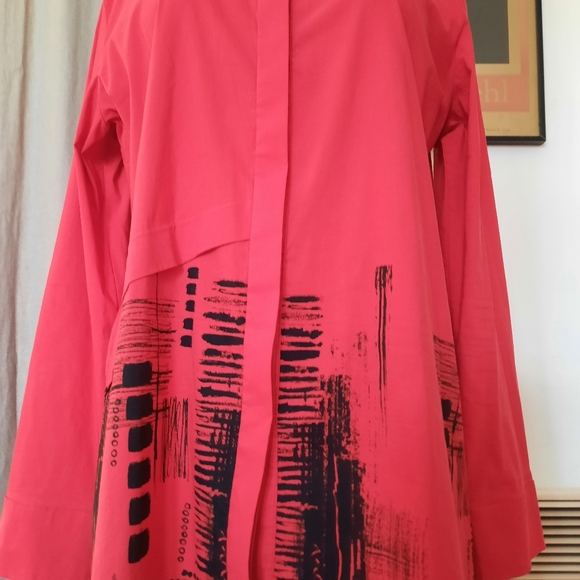 Beautiful red long button down shirt - Picture 10 of 12